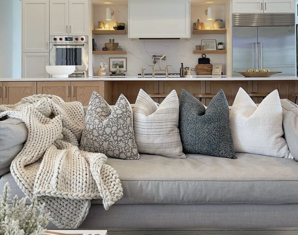 foolproof ways to choose and style your throw pillows bloom and babe