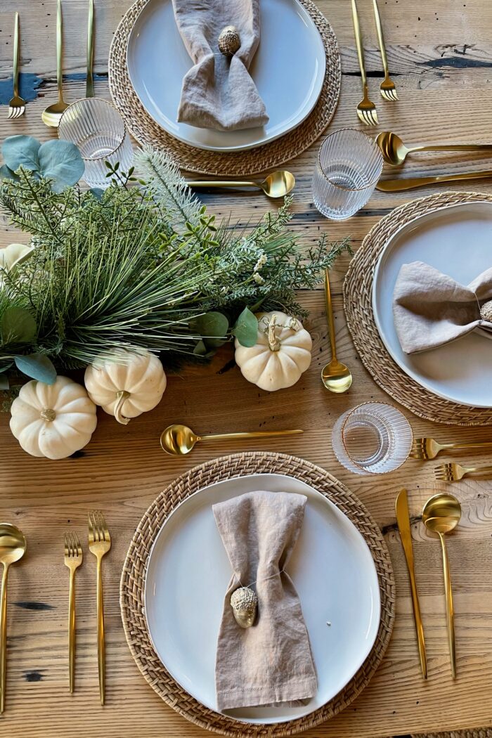 How to Set a Holiday Dinner Table